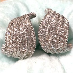 Jarin rhinestone puffy twist silver-tone clip on earrings LIKE NEW!
